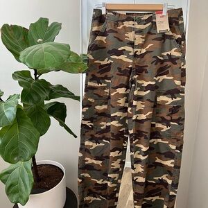 NWT Levi's Camouflage Cargo Pants